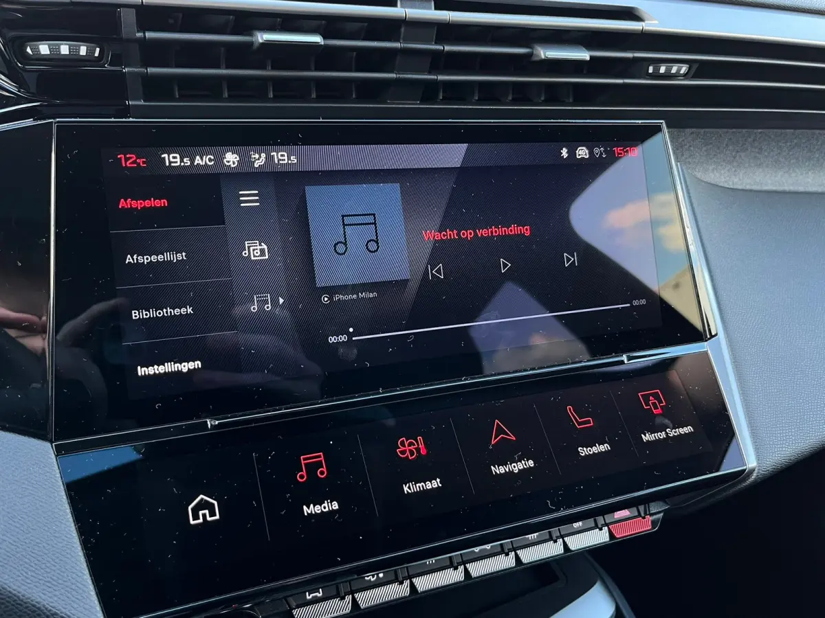 1.2 Hybrid 136 e-DCS6 Allure Stoel/stuur verwarming | Carplay | 360° Camera |  | Achterbank in 3 delen neerklapbaar met skiluik | Achterbank in delen neerklapbaar | Achteruitrijcamera