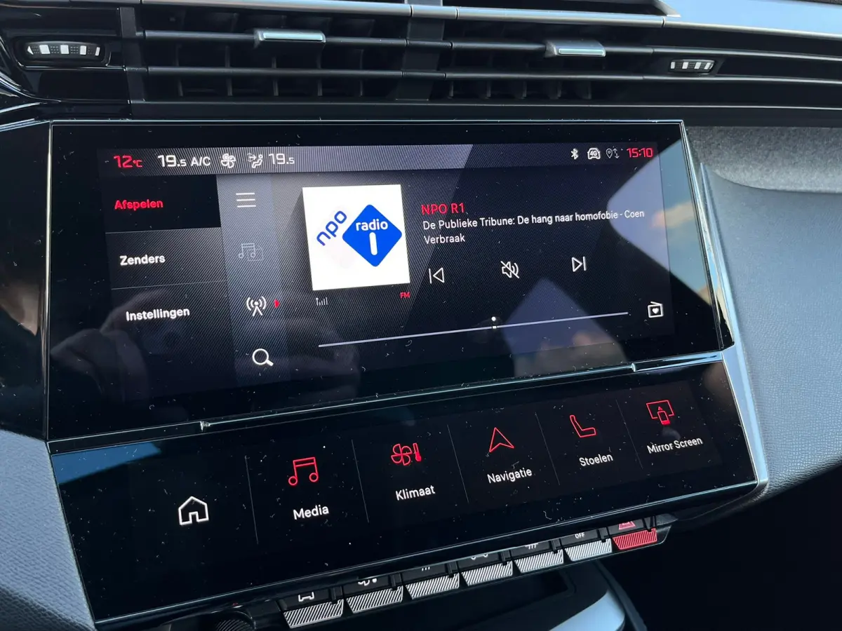 1.2 Hybrid 136 e-DCS6 Allure Stoel/stuur verwarming | Carplay | 360° Camera |  | Achterbank in 3 delen neerklapbaar met skiluik | Achterbank in delen neerklapbaar | Achteruitrijcamera
