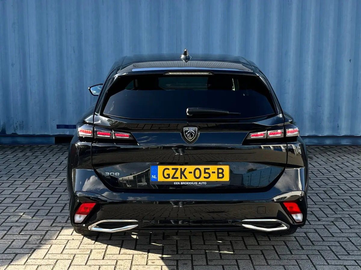 1.2 Hybrid 136 e-DCS6 Allure Stoel/stuur verwarming | Carplay | 360° Camera |  | Achterbank in 3 delen neerklapbaar met skiluik | Achterbank in delen neerklapbaar | Achteruitrijcamera