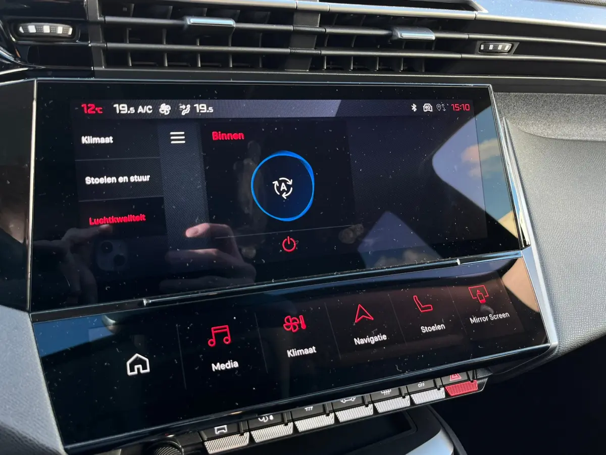 1.2 Hybrid 136 e-DCS6 Allure Stoel/stuur verwarming | Carplay | 360° Camera |  | Achterbank in 3 delen neerklapbaar met skiluik | Achterbank in delen neerklapbaar | Achteruitrijcamera