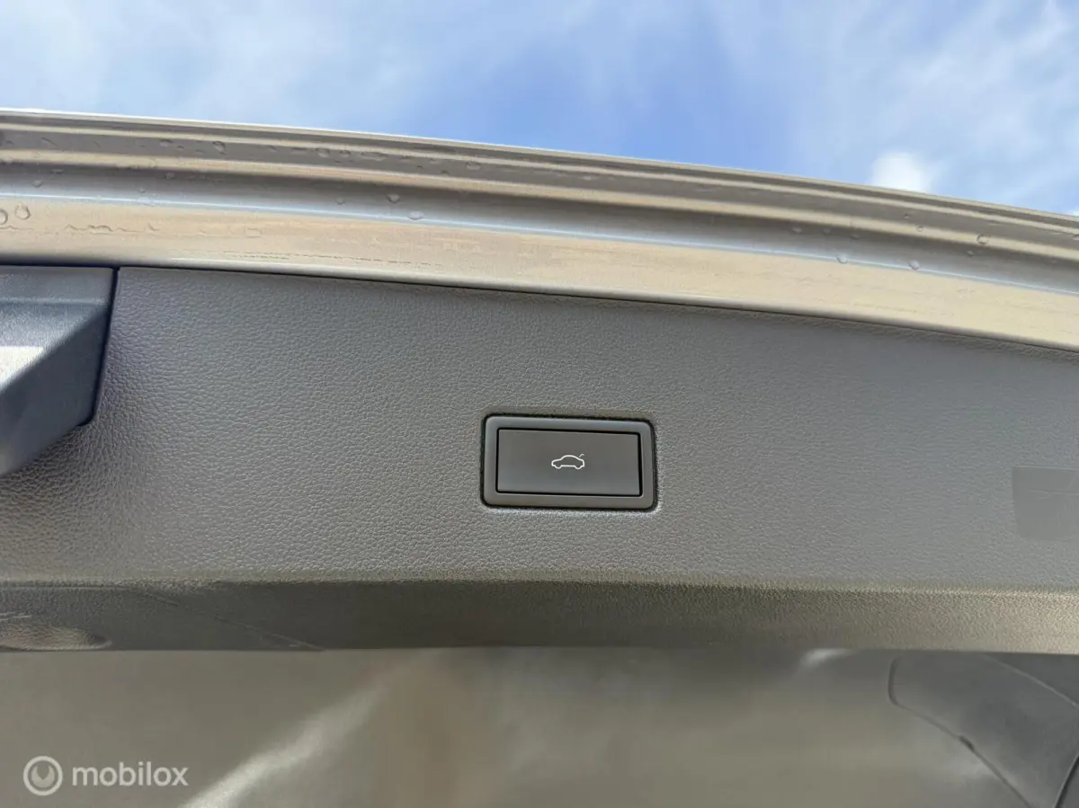 1.5 TSI R-Line|PANO|Massage|Keyless|Camera