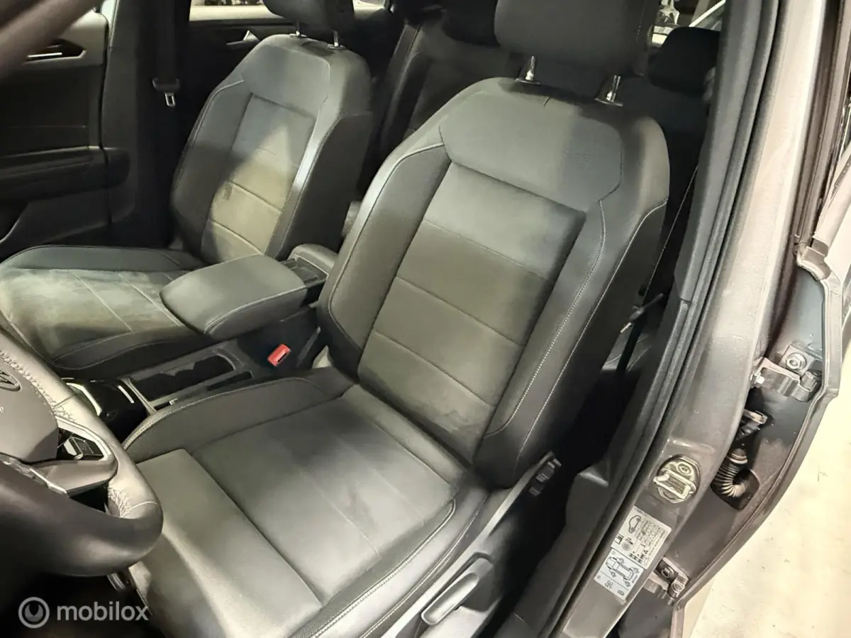 1.5 TSI R-Line|PANO|Massage|Keyless|Camera