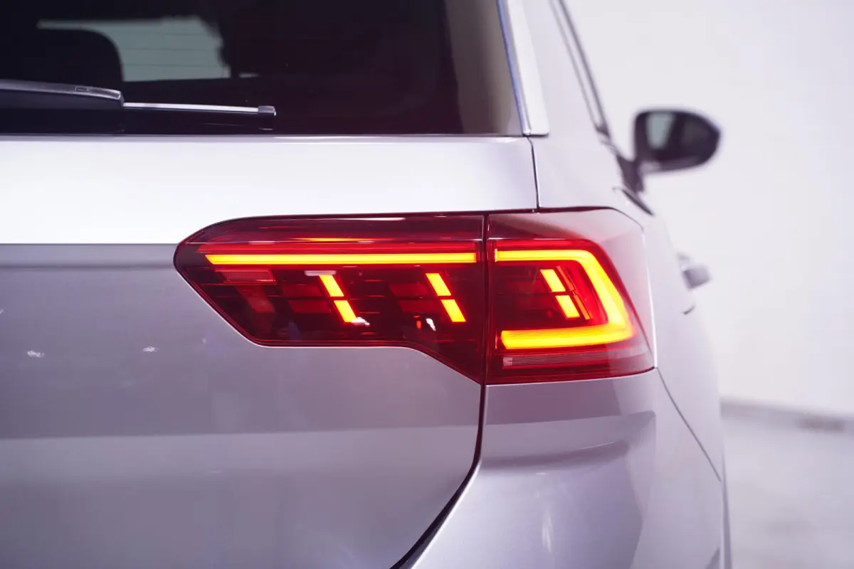 1.5 TSI 150 pk Aut. R Line Ext/Int. Matrix LED Dodehoek Assist, Elek. Achterklep, 19" LMV, App Connect, Adapt. Cruise