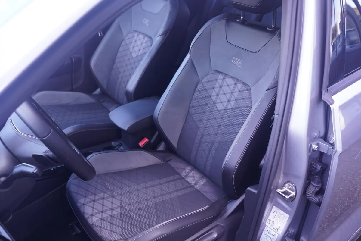 1.5 TSI 150 pk Aut. R Line Ext/Int. Matrix LED Dodehoek Assist, Elek. Achterklep, 19" LMV, App Connect, Adapt. Cruise