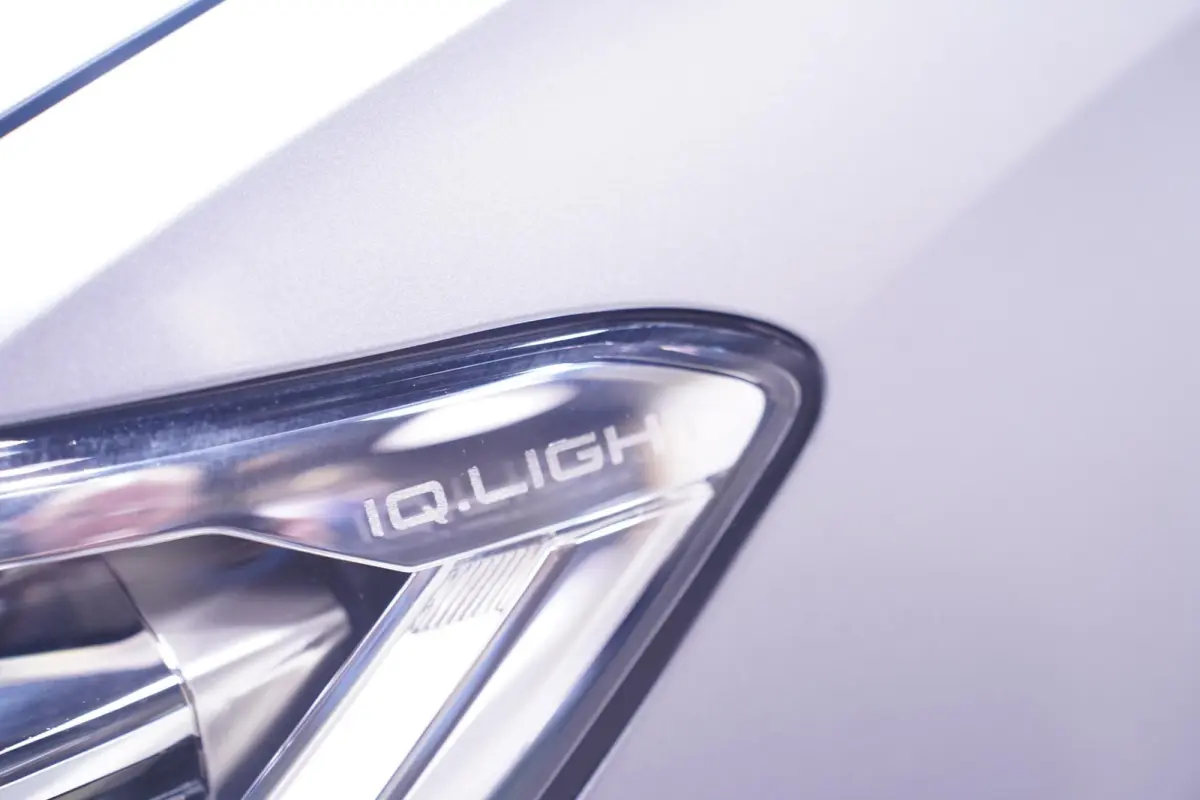1.5 TSI 150 pk Aut. R Line Ext/Int. Matrix LED Dodehoek Assist, Elek. Achterklep, 19" LMV, App Connect, Adapt. Cruise