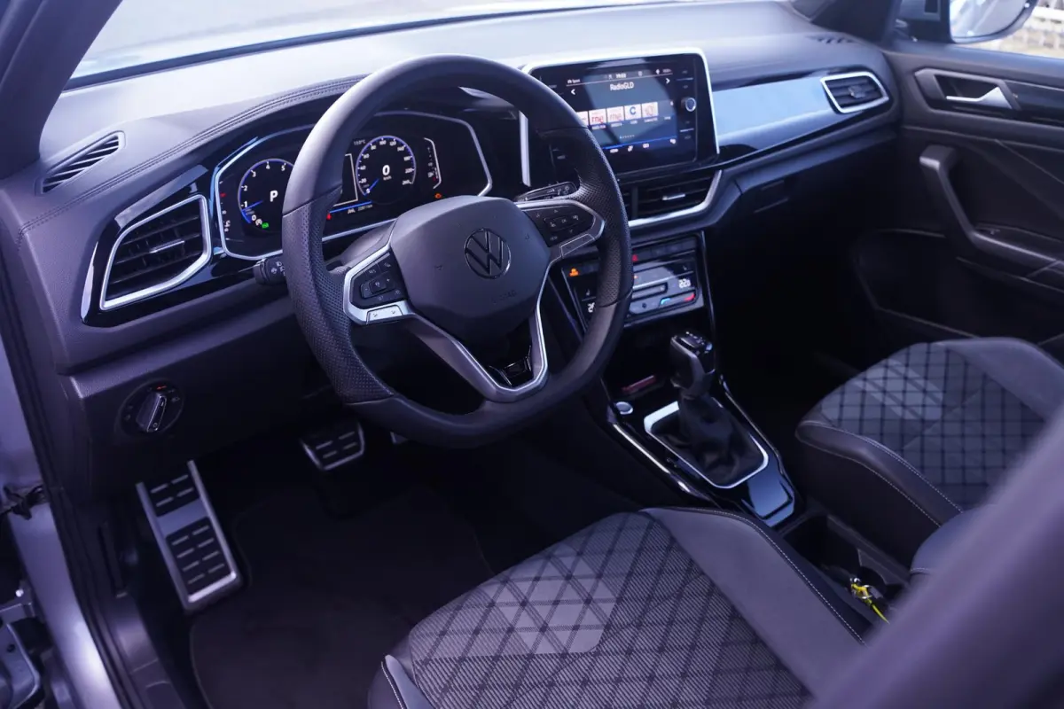1.5 TSI 150 pk Aut. R Line Ext/Int. Matrix LED Dodehoek Assist, Elek. Achterklep, 19" LMV, App Connect, Adapt. Cruise