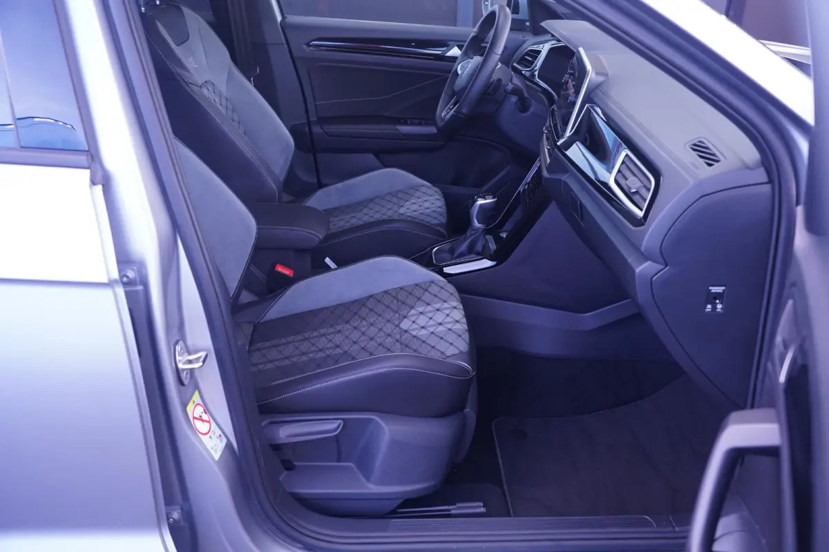 1.5 TSI 150 pk Aut. R Line Ext/Int. Matrix LED Dodehoek Assist, Elek. Achterklep, 19" LMV, App Connect, Adapt. Cruise