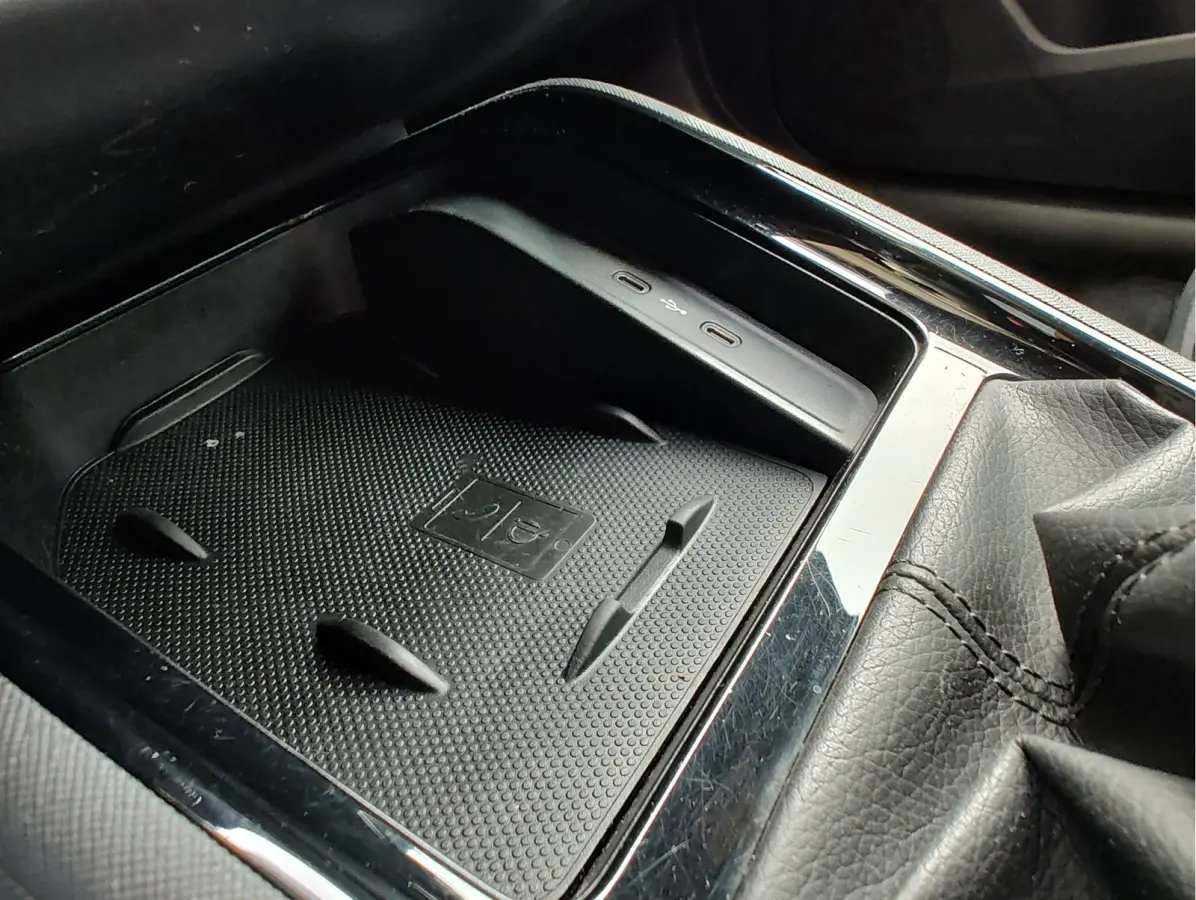1.0 TSI SPORT BUSINESS Cruise | Camera | Draadloze lader | Android/Carplay