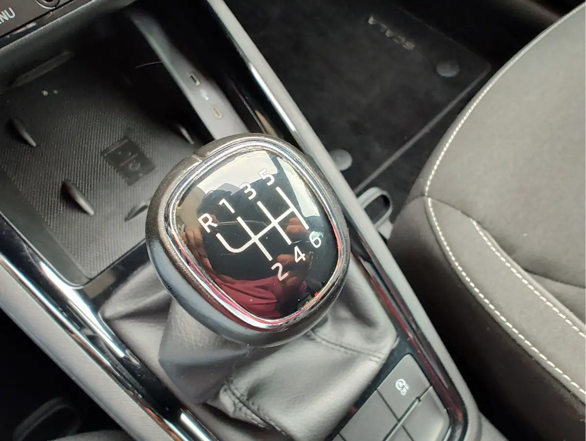 1.0 TSI SPORT BUSINESS Cruise | Camera | Draadloze lader | Android/Carplay