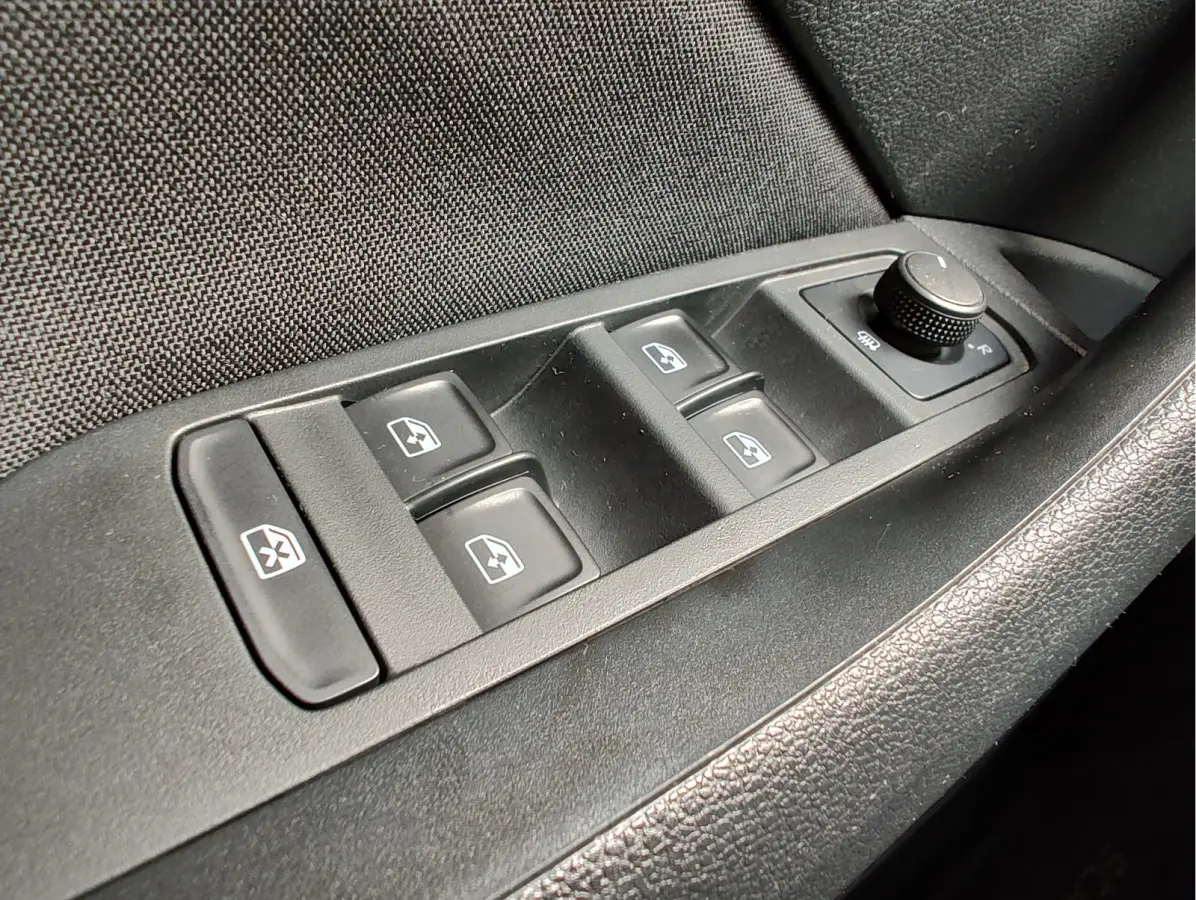 1.0 TSI SPORT BUSINESS Cruise | Camera | Draadloze lader | Android/Carplay