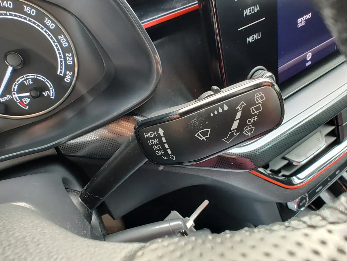 1.0 TSI SPORT BUSINESS Cruise | Camera | Draadloze lader | Android/Carplay