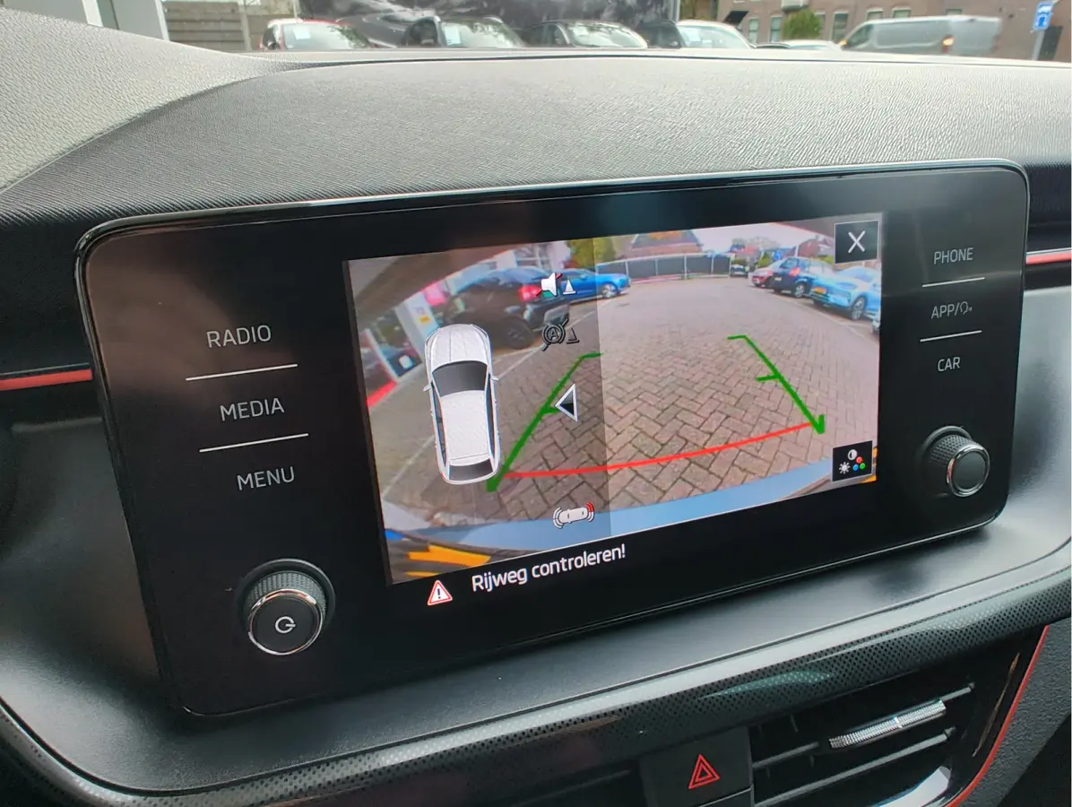1.0 TSI SPORT BUSINESS Cruise | Camera | Draadloze lader | Android/Carplay