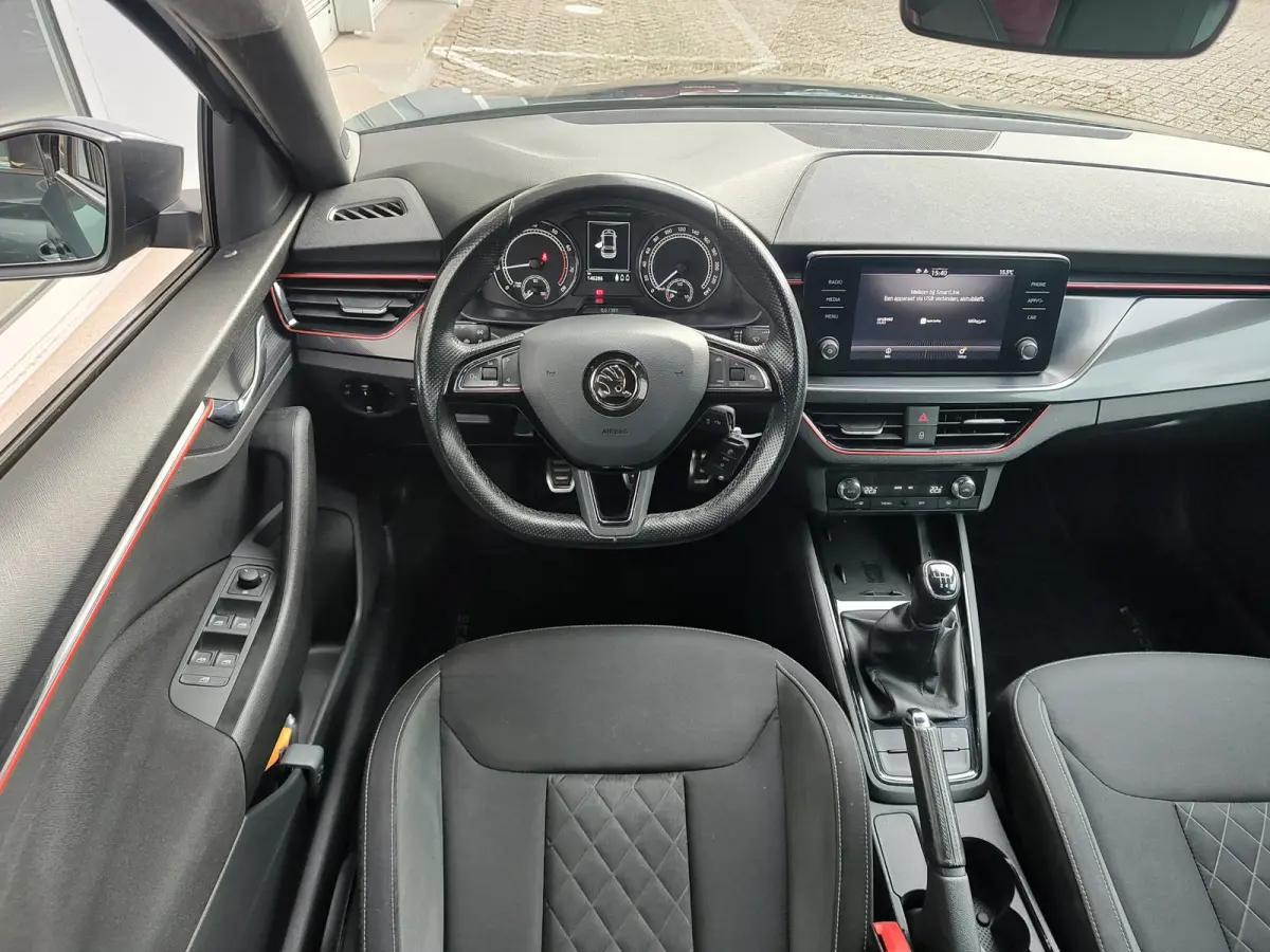 1.0 TSI SPORT BUSINESS Cruise | Camera | Draadloze lader | Android/Carplay