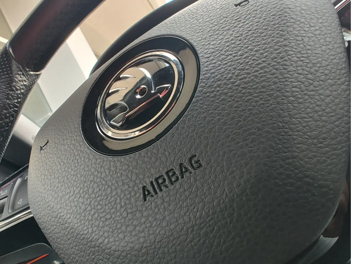 1.0 TSI SPORT BUSINESS Cruise | Camera | Draadloze lader | Android/Carplay