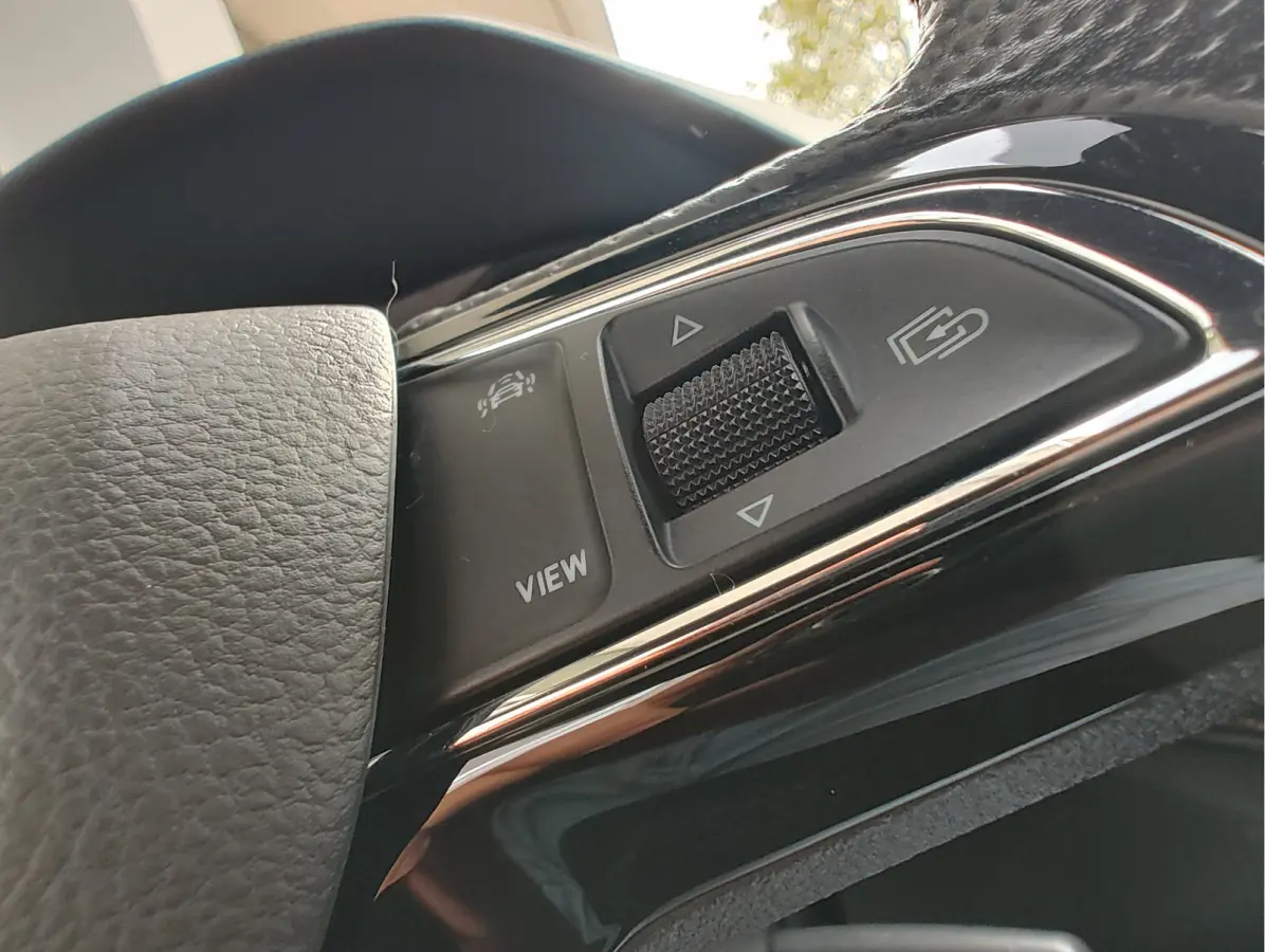 1.0 TSI SPORT BUSINESS Cruise | Camera | Draadloze lader | Android/Carplay