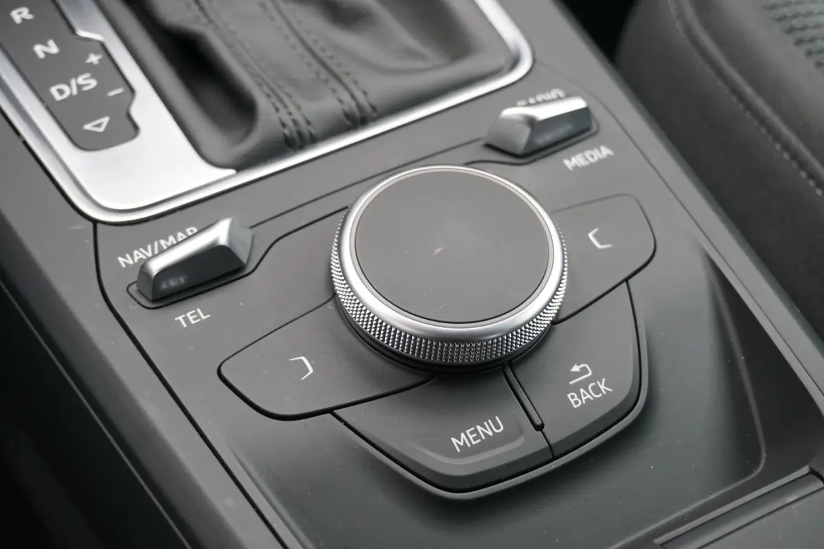 35 TFSI S Edition 150pk + NAVI / LED / STOELVERWARMING / DAB