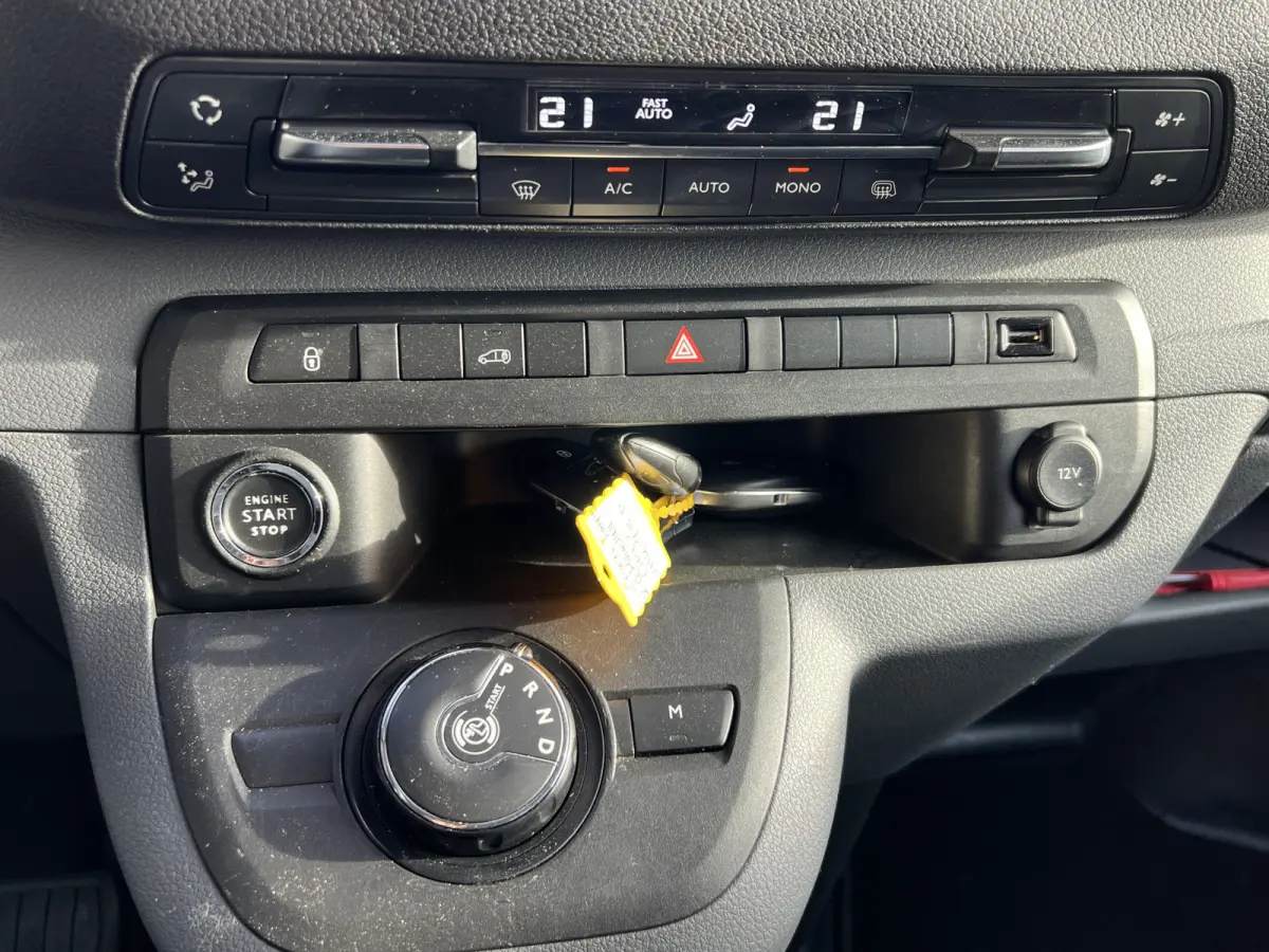 2.0 BlueHDI 180 XL L3 Leer/Hud/Standkachel/Vol