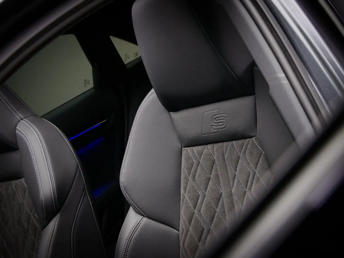 35 TFSI Edition One (RS-STOELEN, ADAPTIVE CRUISE, PANO, APPLE CARPLAY/ANDROID AUTO, STOELVERWARMING, PDC, LED)