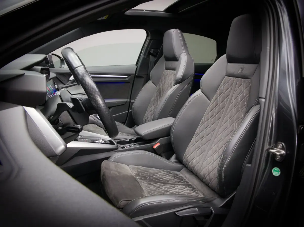 35 TFSI Edition One (RS-STOELEN, ADAPTIVE CRUISE, PANO, APPLE CARPLAY/ANDROID AUTO, STOELVERWARMING, PDC, LED)