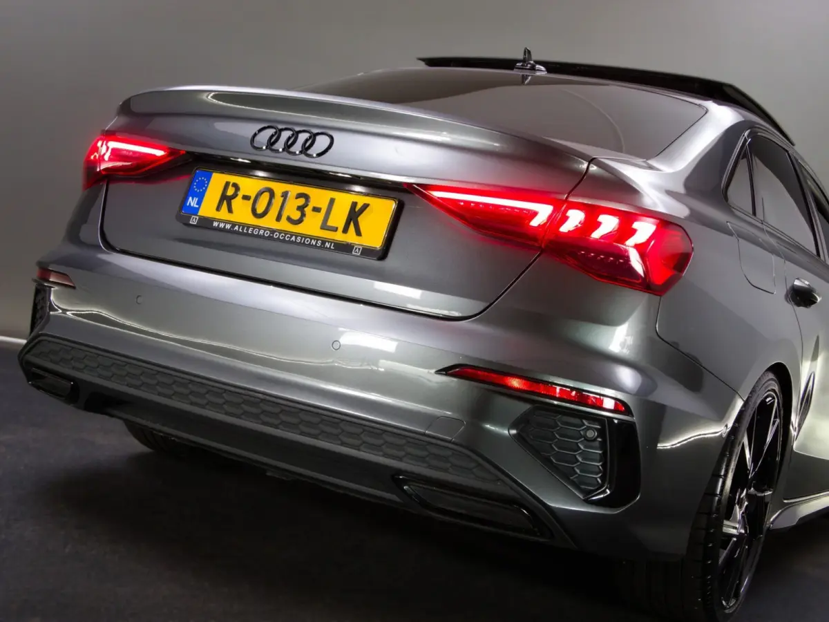 35 TFSI Edition One (RS-STOELEN, ADAPTIVE CRUISE, PANO, APPLE CARPLAY/ANDROID AUTO, STOELVERWARMING, PDC, LED)