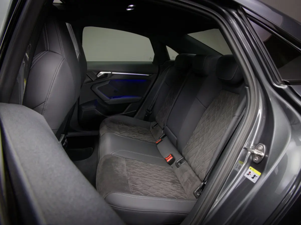 35 TFSI Edition One (RS-STOELEN, ADAPTIVE CRUISE, PANO, APPLE CARPLAY/ANDROID AUTO, STOELVERWARMING, PDC, LED)