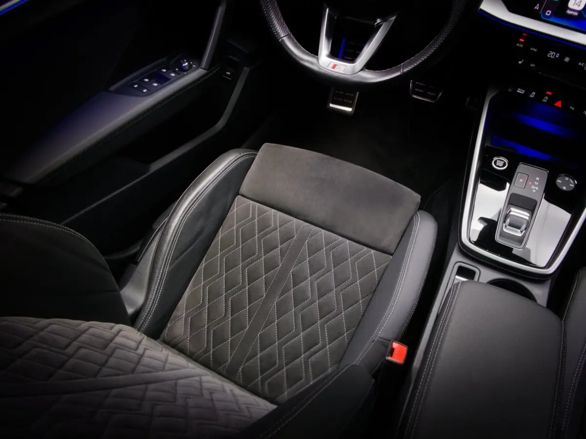 35 TFSI Edition One (RS-STOELEN, ADAPTIVE CRUISE, PANO, APPLE CARPLAY/ANDROID AUTO, STOELVERWARMING, PDC, LED)