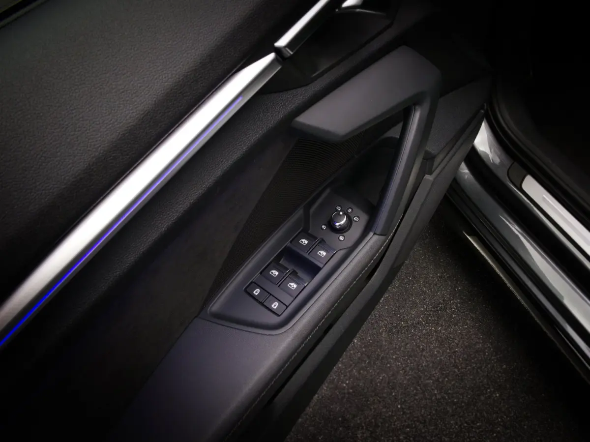 35 TFSI Edition One (RS-STOELEN, ADAPTIVE CRUISE, PANO, APPLE CARPLAY/ANDROID AUTO, STOELVERWARMING, PDC, LED)