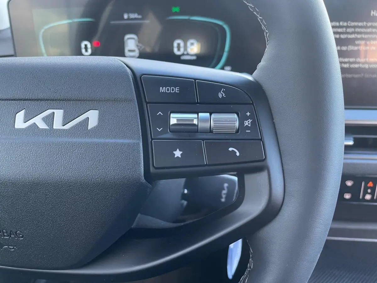 1.0 T-GDi MHEV DynamicLine | Navigatie | Parkeer camera | Cruise control | Stoel + Stuur verwarming | DEMO