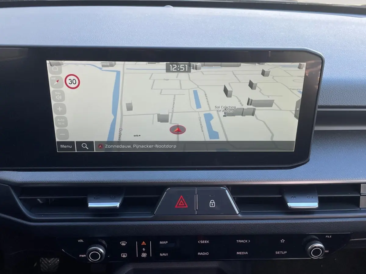 1.0 T-GDi MHEV DynamicLine | Navigatie | Parkeer camera | Cruise control | Stoel + Stuur verwarming | DEMO