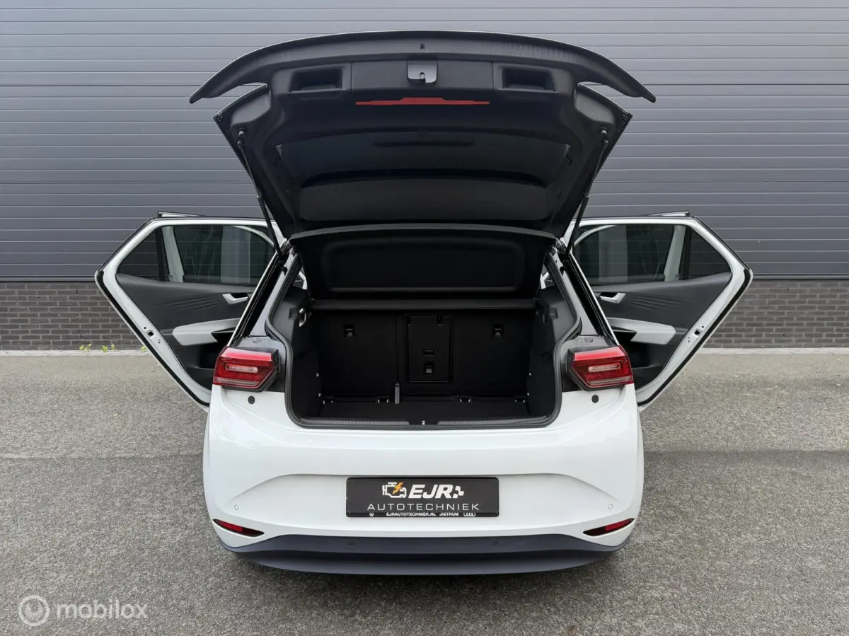 First Plus 58 kWh SOH93% 20INCH*IQLIGHTS*CARPLAY*ADABCRUISE*NAP!