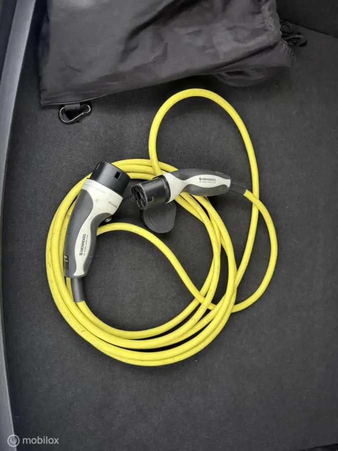 First Plus 58 kWh SOH93% 20INCH*IQLIGHTS*CARPLAY*ADABCRUISE*NAP!