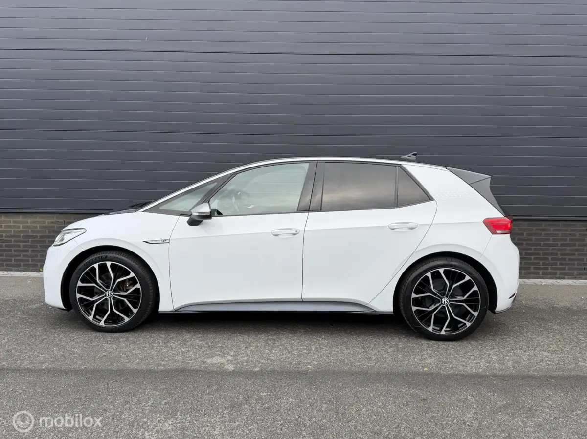 First Plus 58 kWh SOH93% 20INCH*IQLIGHTS*CARPLAY*ADABCRUISE*NAP!