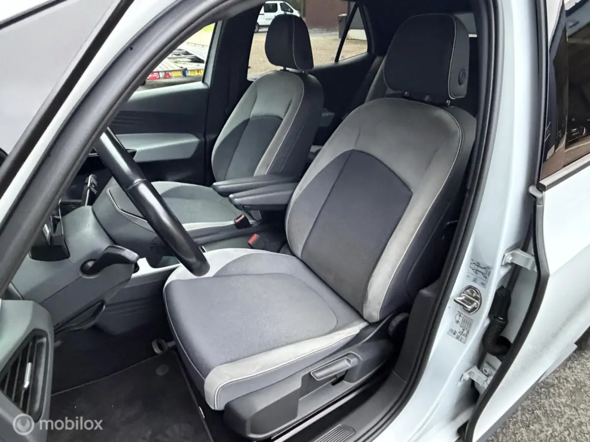 First Plus 58 kWh SOH93% 20INCH*IQLIGHTS*CARPLAY*ADABCRUISE*NAP!