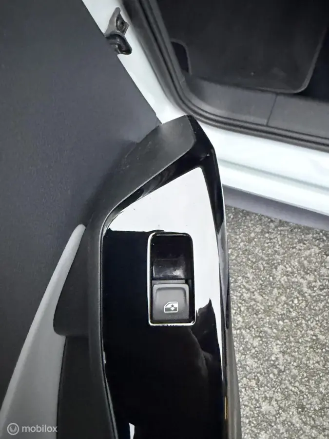 First Plus 58 kWh SOH93% 20INCH*IQLIGHTS*CARPLAY*ADABCRUISE*NAP!