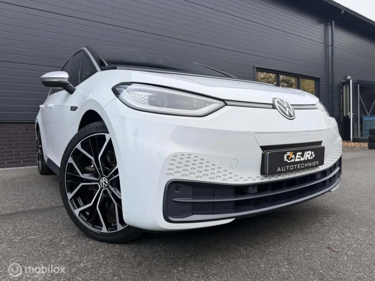 First Plus 58 kWh SOH93% 20INCH*IQLIGHTS*CARPLAY*ADABCRUISE*NAP!