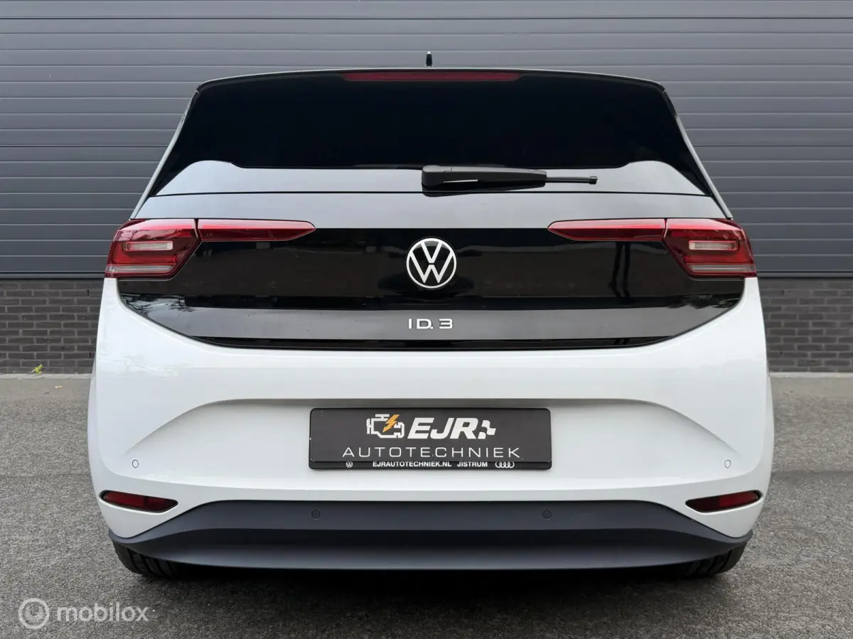 First Plus 58 kWh SOH93% 20INCH*IQLIGHTS*CARPLAY*ADABCRUISE*NAP!