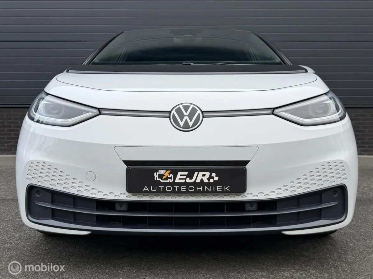 First Plus 58 kWh SOH93% 20INCH*IQLIGHTS*CARPLAY*ADABCRUISE*NAP!