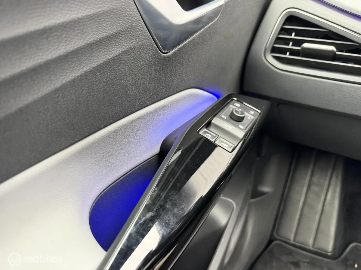 First Plus 58 kWh SOH93% 20INCH*IQLIGHTS*CARPLAY*ADABCRUISE*NAP!