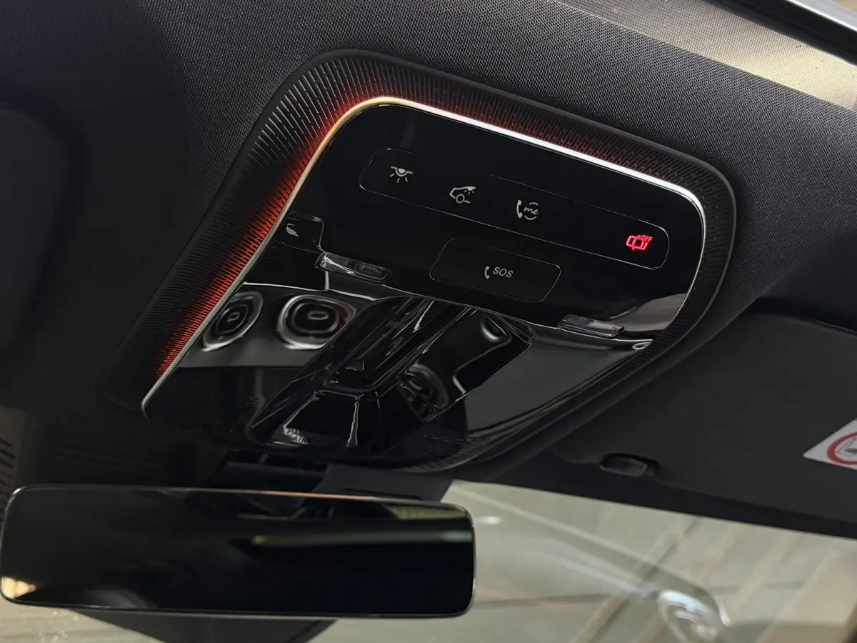 300 AMG Line |PANO|BURMESTER|360 CAMERA|SFEERVERLICHTING|DODEHOEK|CARPLAY|DEALER ONDERHOUDEN|259PK|VOL!