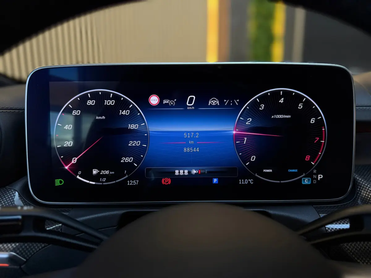 300 AMG Line |PANO|BURMESTER|360 CAMERA|SFEERVERLICHTING|DODEHOEK|CARPLAY|DEALER ONDERHOUDEN|259PK|VOL!