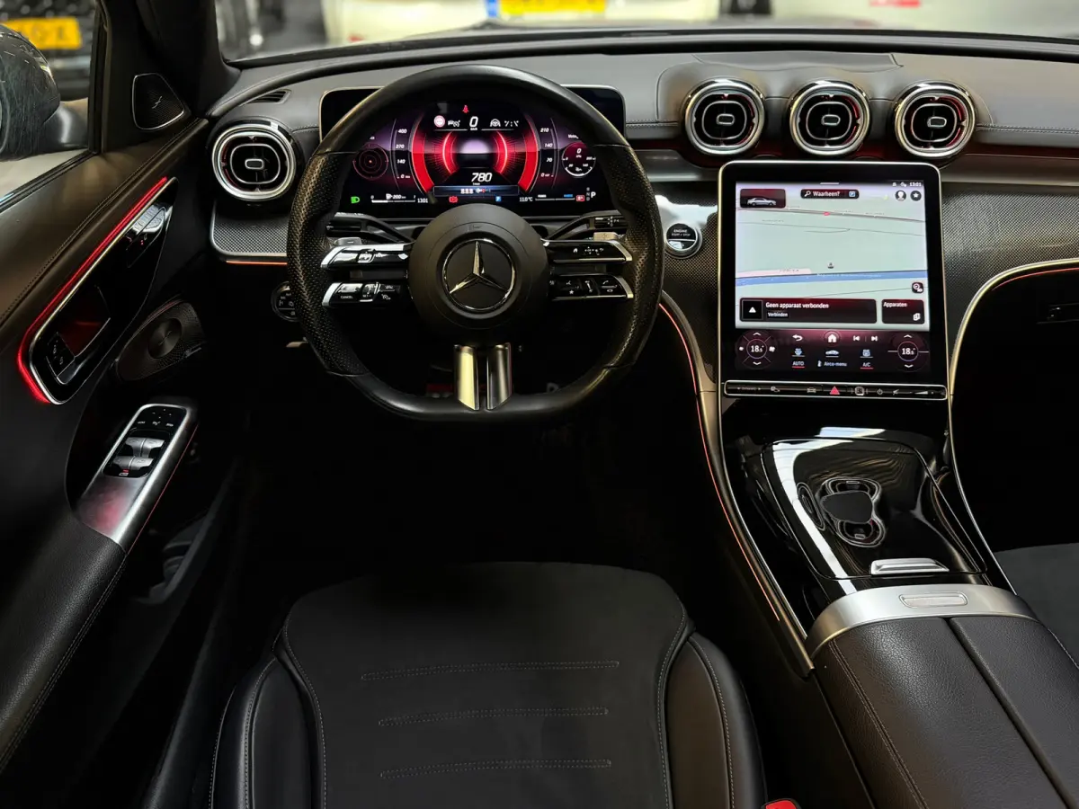 300 AMG Line |PANO|BURMESTER|360 CAMERA|SFEERVERLICHTING|DODEHOEK|CARPLAY|DEALER ONDERHOUDEN|259PK|VOL!
