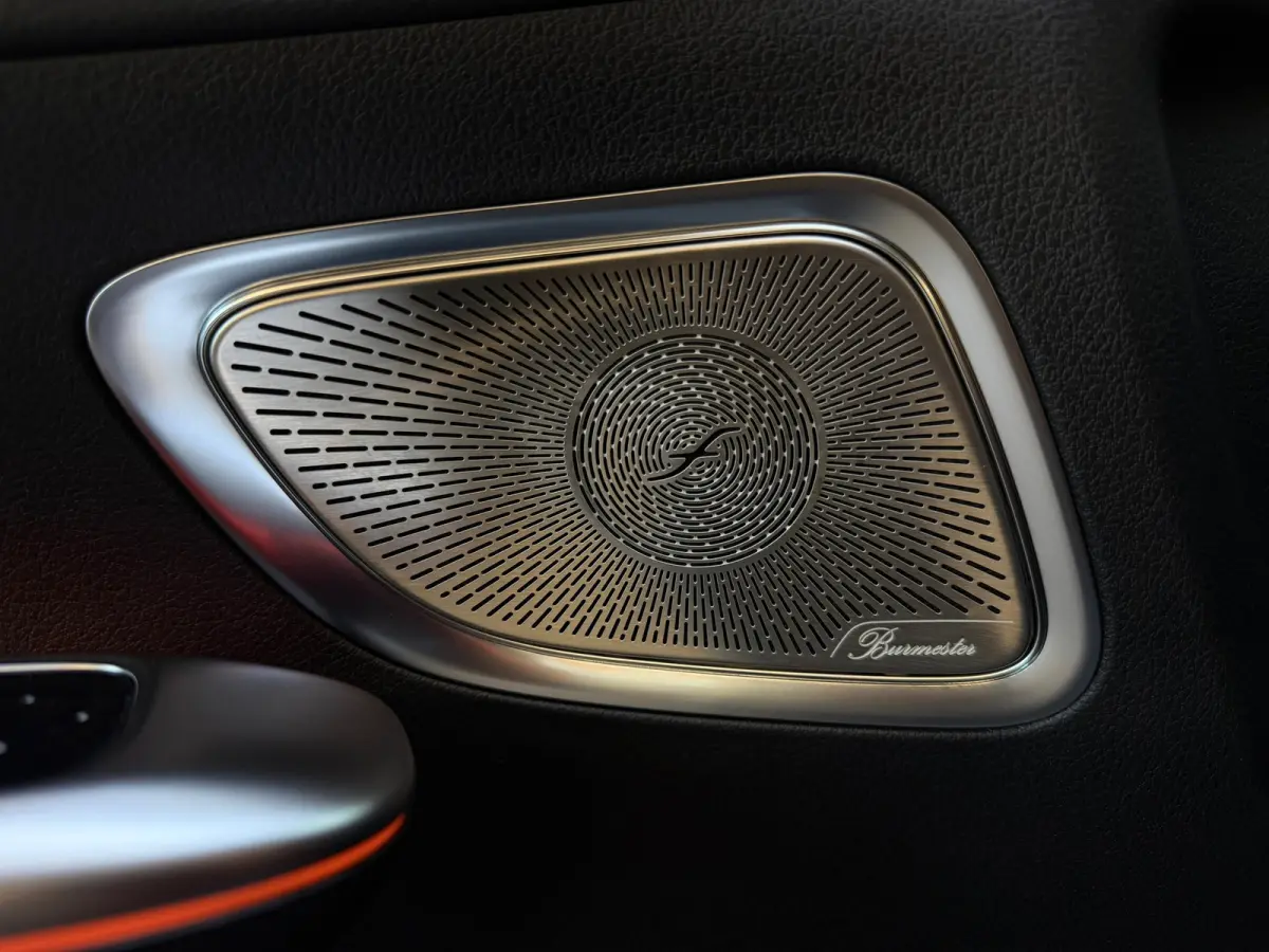 300 AMG Line |PANO|BURMESTER|360 CAMERA|SFEERVERLICHTING|DODEHOEK|CARPLAY|DEALER ONDERHOUDEN|259PK|VOL!