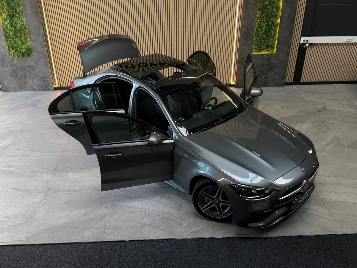 300 AMG Line |PANO|BURMESTER|360 CAMERA|SFEERVERLICHTING|DODEHOEK|CARPLAY|DEALER ONDERHOUDEN|259PK|VOL!
