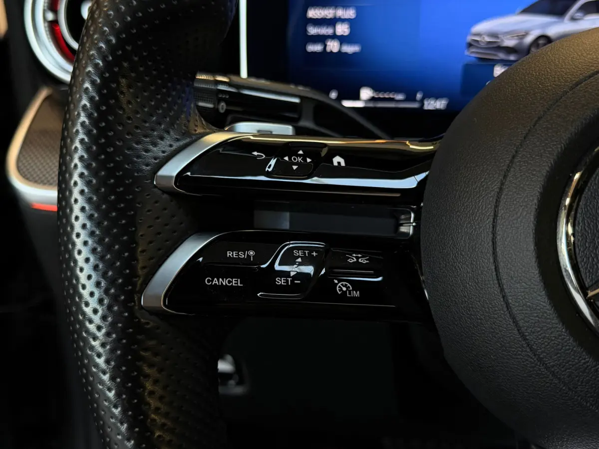 300 AMG Line |PANO|BURMESTER|360 CAMERA|SFEERVERLICHTING|DODEHOEK|CARPLAY|DEALER ONDERHOUDEN|259PK|VOL!