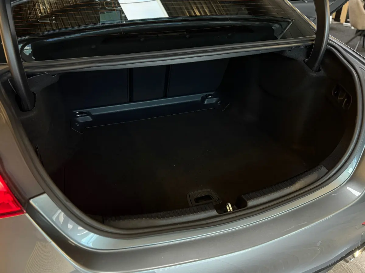 300 AMG Line |PANO|BURMESTER|360 CAMERA|SFEERVERLICHTING|DODEHOEK|CARPLAY|DEALER ONDERHOUDEN|259PK|VOL!