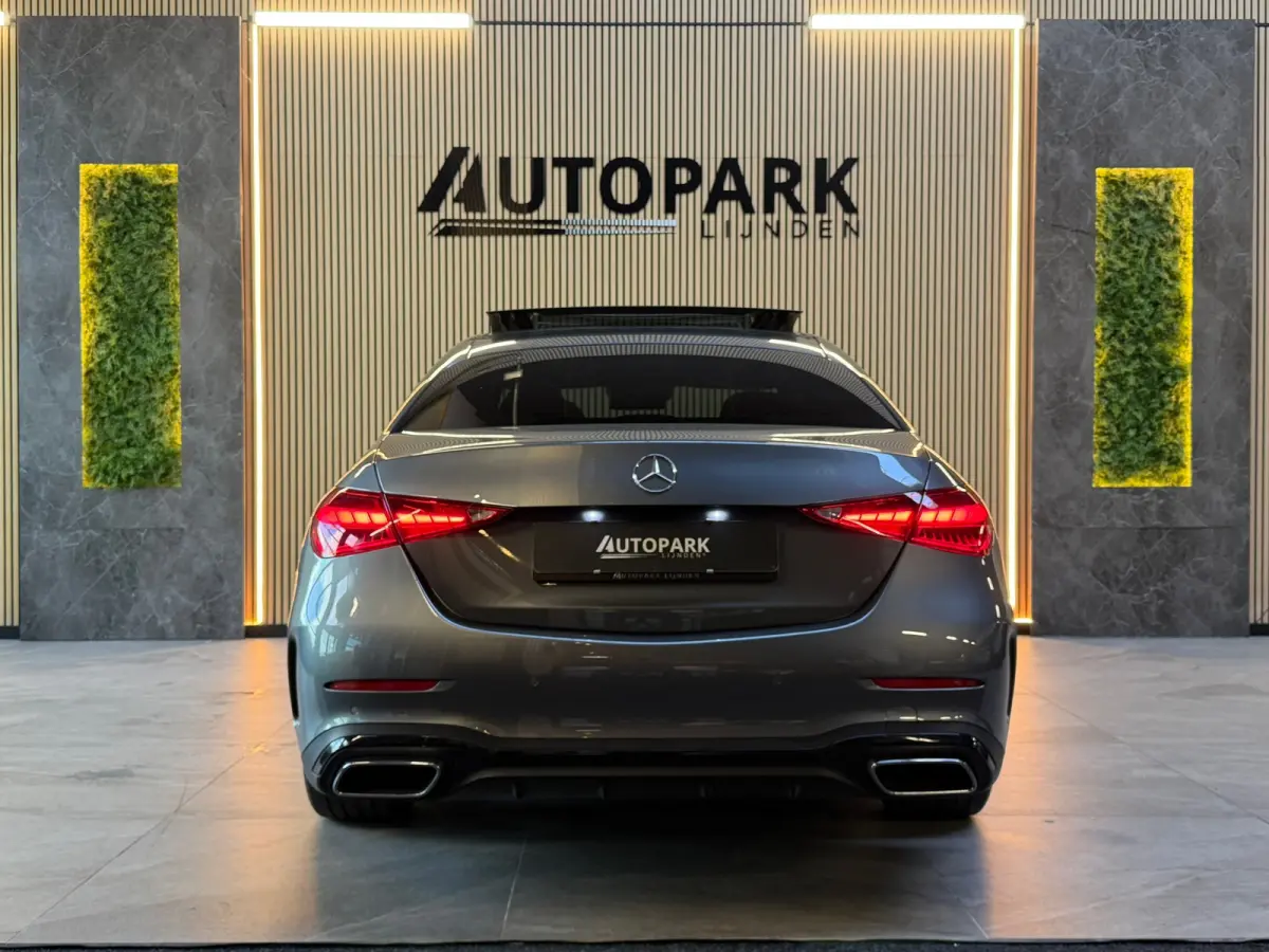 300 AMG Line |PANO|BURMESTER|360 CAMERA|SFEERVERLICHTING|DODEHOEK|CARPLAY|DEALER ONDERHOUDEN|259PK|VOL!