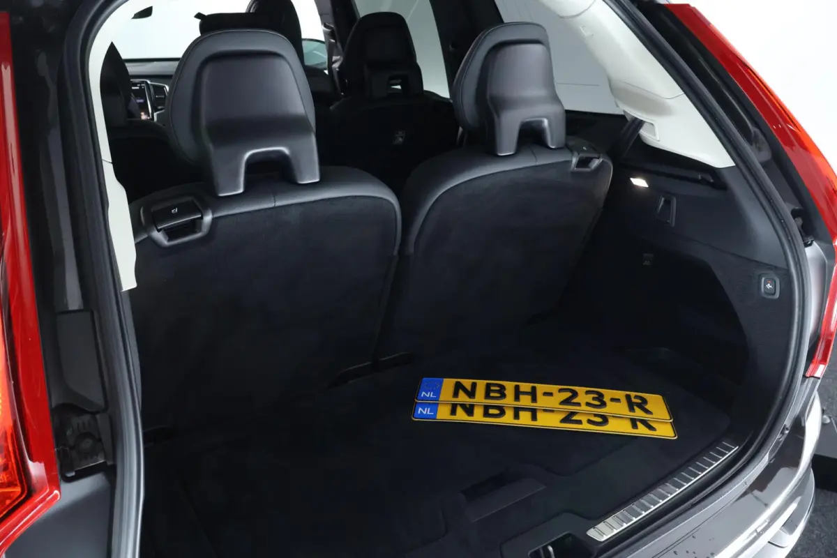 2.0 T8 Recharge AWD Plus Dark |PANO|HARMAN KARDON|MATRIX|LEDER|7P|360 CAMERA|LONG RANGE|CARPLAY