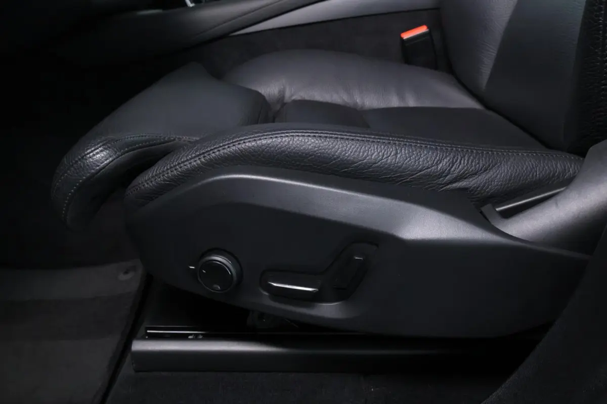 2.0 T8 Recharge AWD Plus Dark |PANO|HARMAN KARDON|MATRIX|LEDER|7P|360 CAMERA|LONG RANGE|CARPLAY