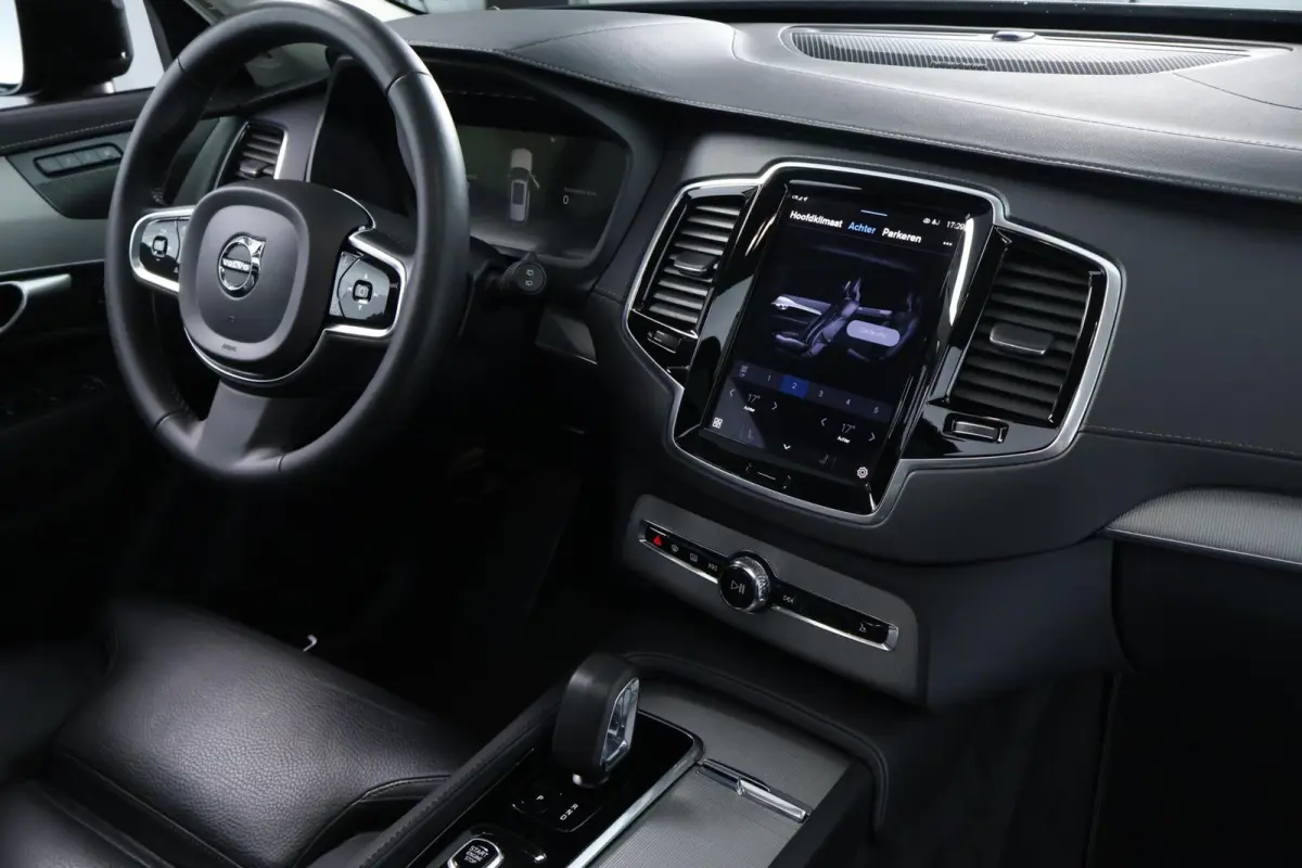 2.0 T8 Recharge AWD Plus Dark |PANO|HARMAN KARDON|MATRIX|LEDER|7P|360 CAMERA|LONG RANGE|CARPLAY