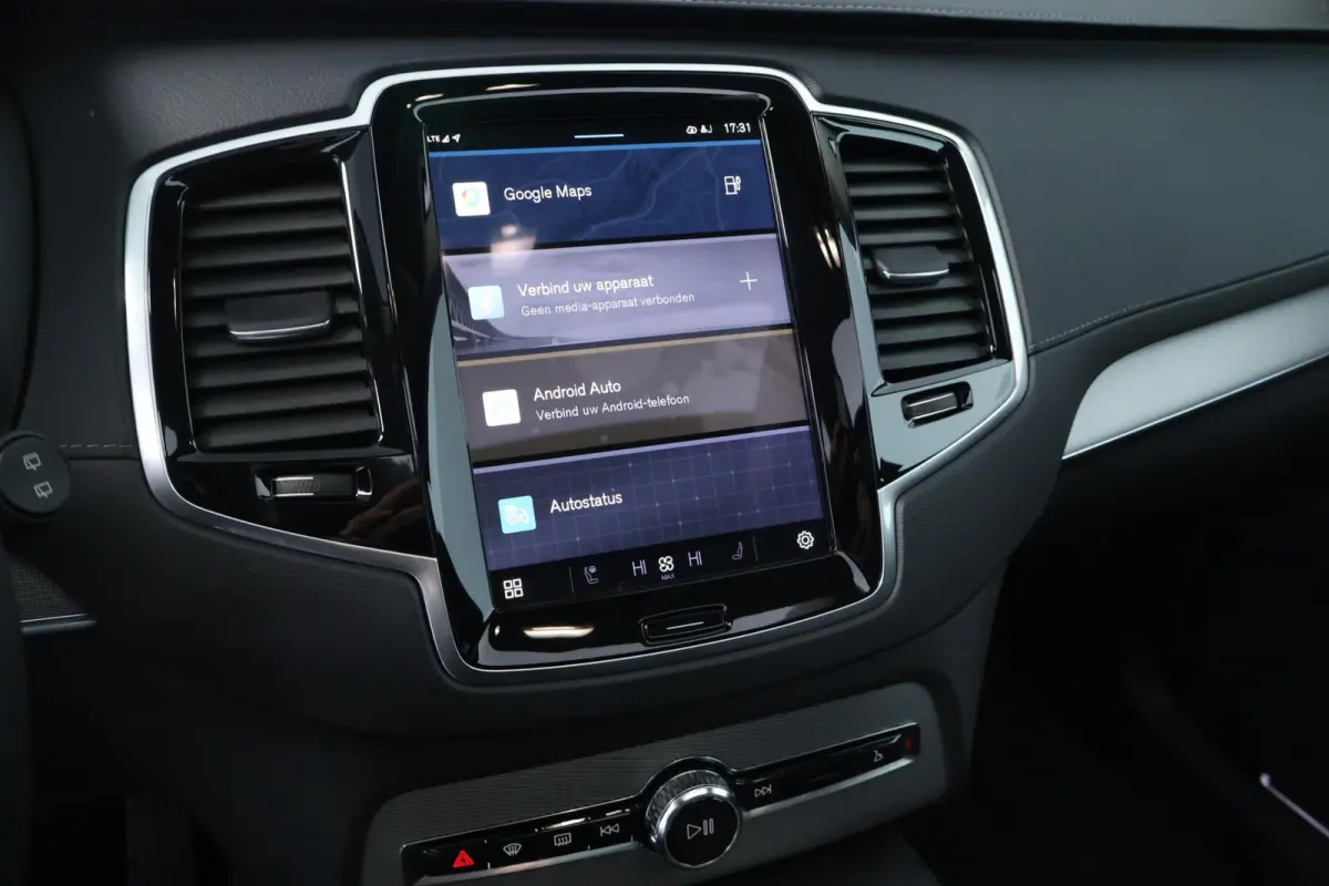 2.0 T8 Recharge AWD Plus Dark |PANO|HARMAN KARDON|MATRIX|LEDER|7P|360 CAMERA|LONG RANGE|CARPLAY